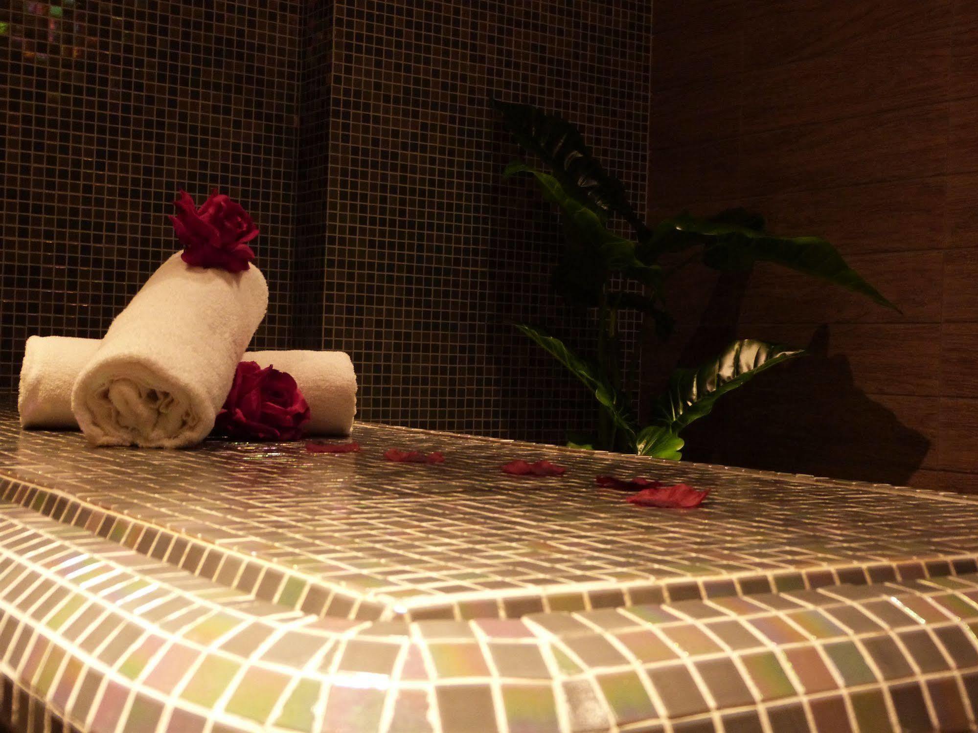 Ax Hotel Spa & Restaurant Chorges Ngoại thất bức ảnh